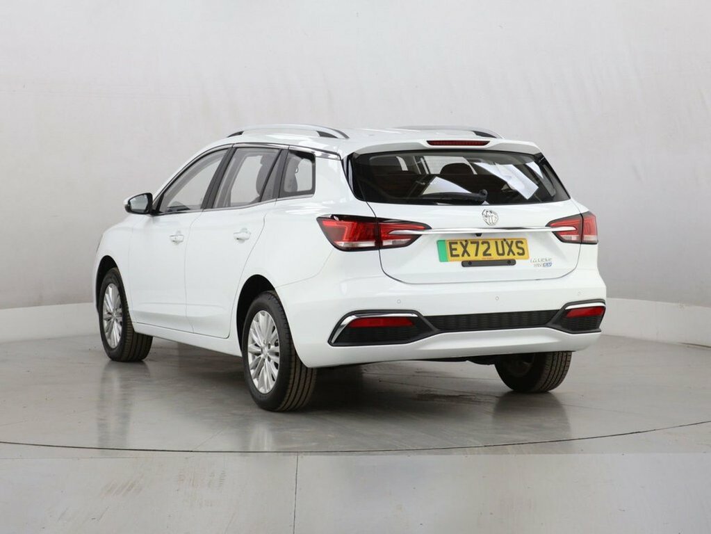 MG MG5 Estate White #6