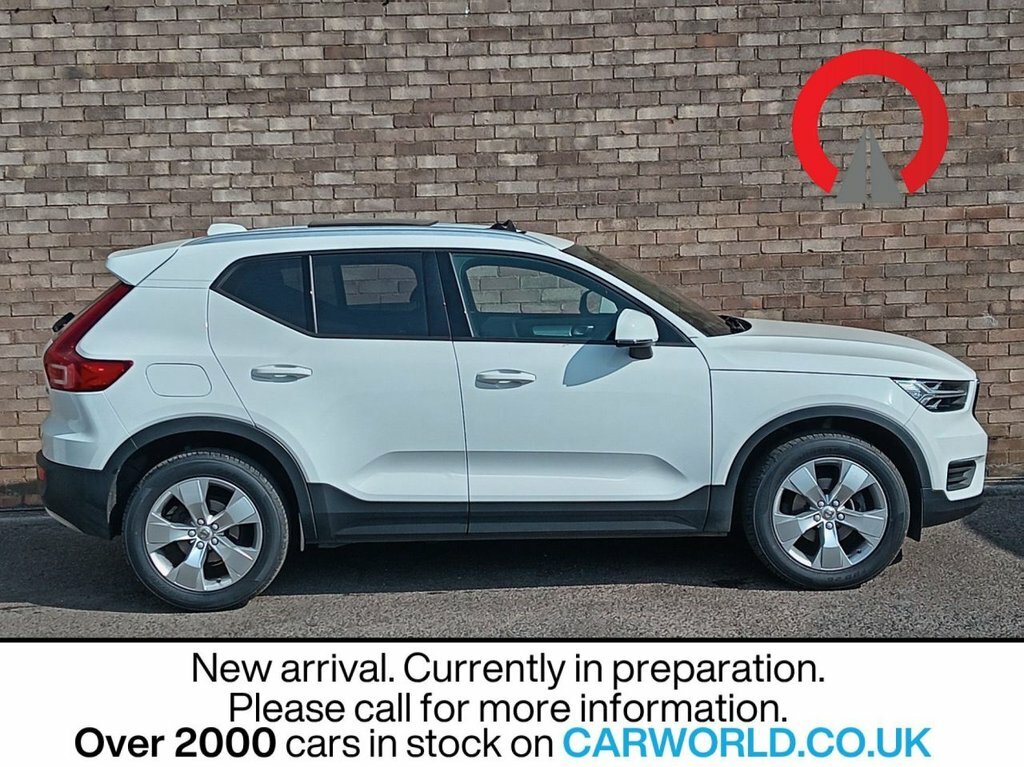 Volvo XC40 1.5L Momentum White
