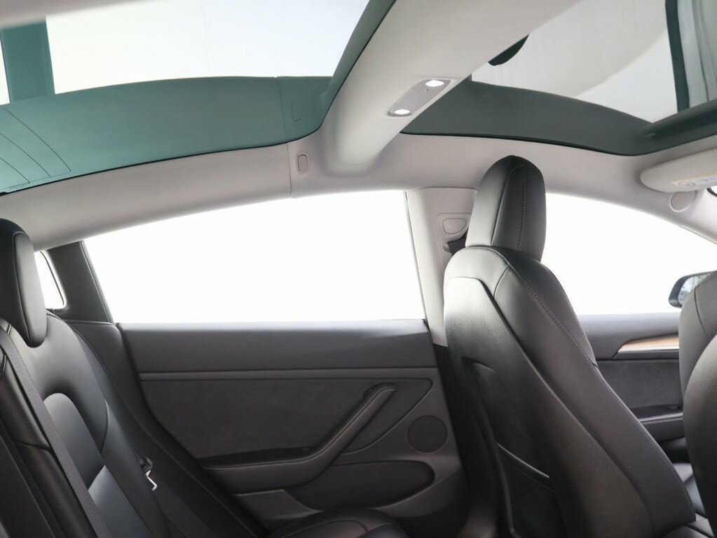 Tesla Model 3 Saloon Grey