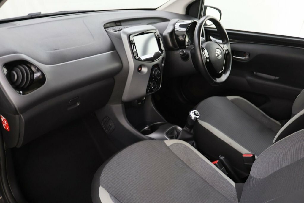Toyota Aygo 1.0 Vvt I X Play Hatchback X Shift White #17