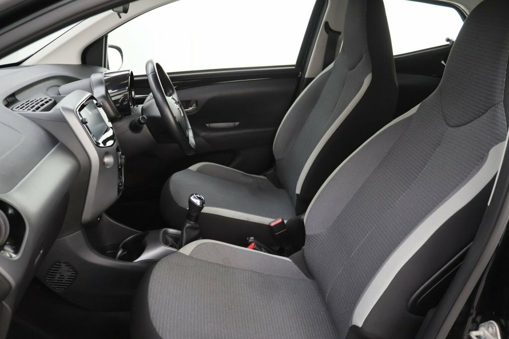 Toyota Aygo 1.0 Vvt I X Play Hatchback X Shift White #16