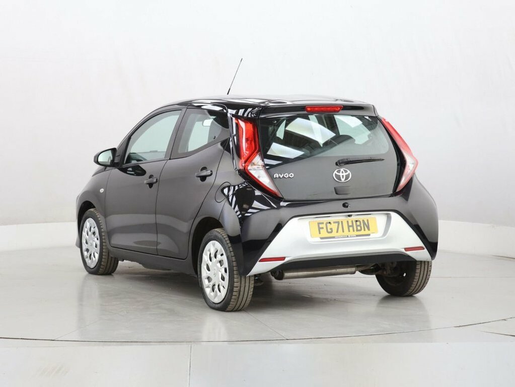 Toyota Aygo 1L X-play Black #5