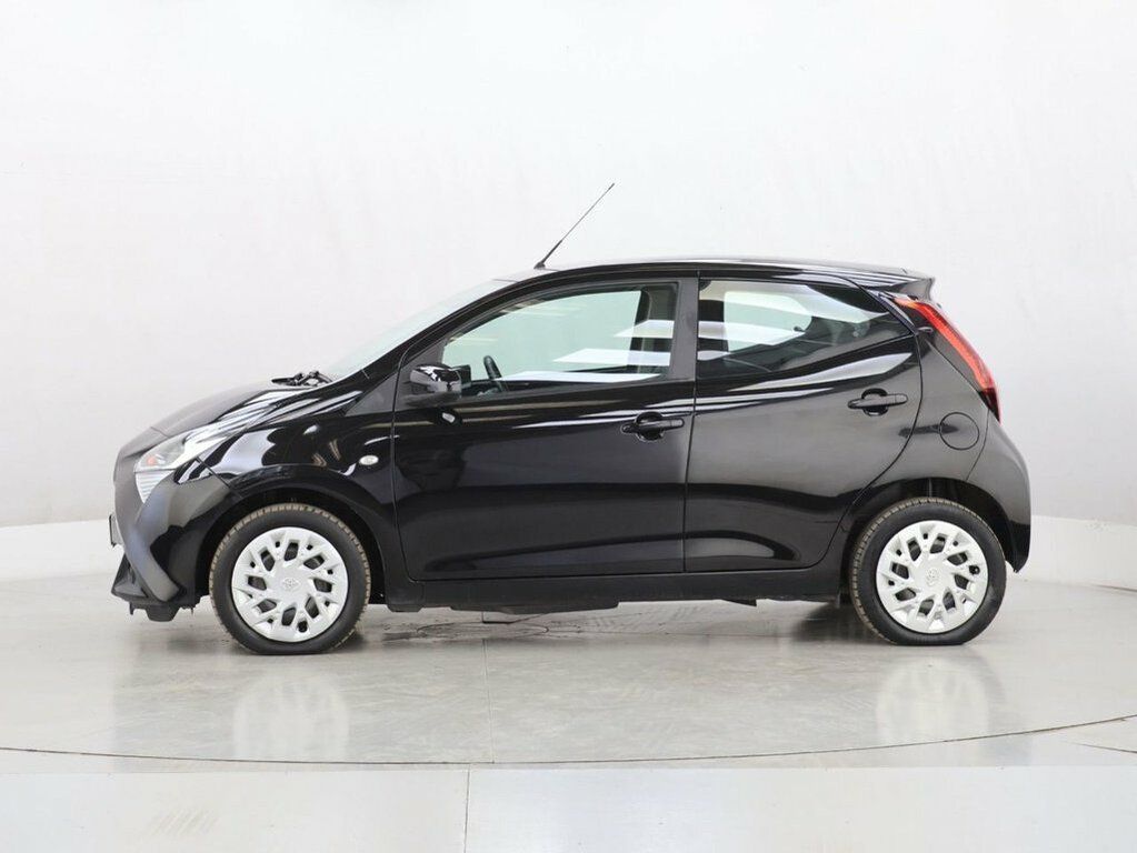 Toyota Aygo 1L X-play Black #4