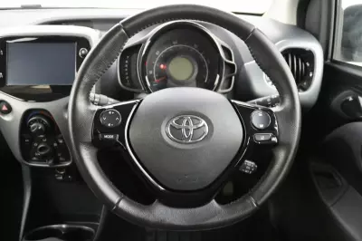Toyota Aygo 1.0 Vvt-i Edge Hatchback X-shift Euro 6 Beige #14