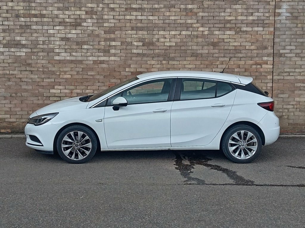 Vauxhall Astra 1L Energy White #2