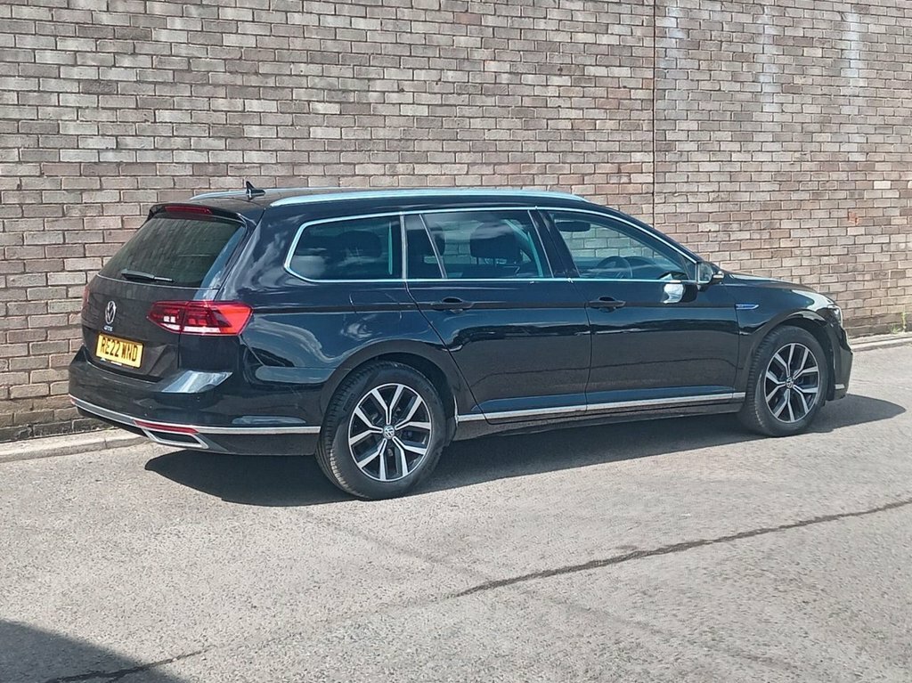 Volkswagen Passat 1.4L Gte Black #3