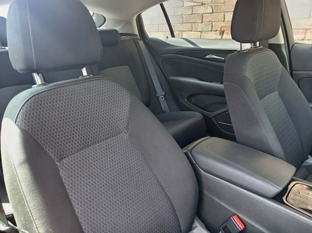 Vauxhall Insignia 1.5L Se Edition Black #4