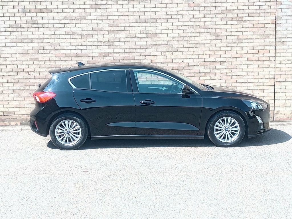 Ford Focus 1L Titanium EU69WKO Black #2
