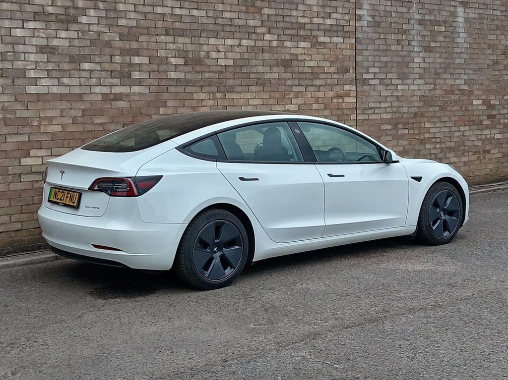 Tesla Model 3 Saloon NC21FNU White #5