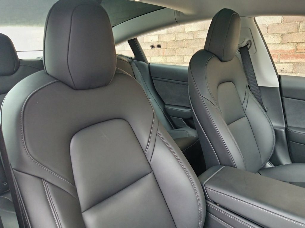Tesla Model 3 Saloon NC21FNU White #6