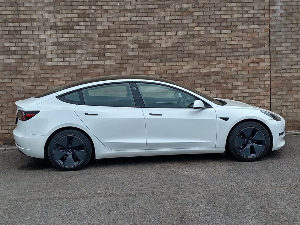 Tesla Model 3 Saloon NC21FNU White #4