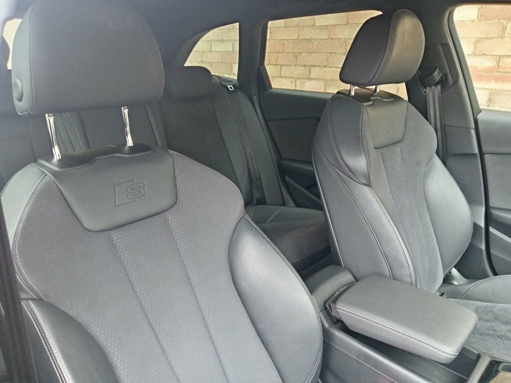 Audi A4 Avant 2L Black Edition MW24JFY Blue #4