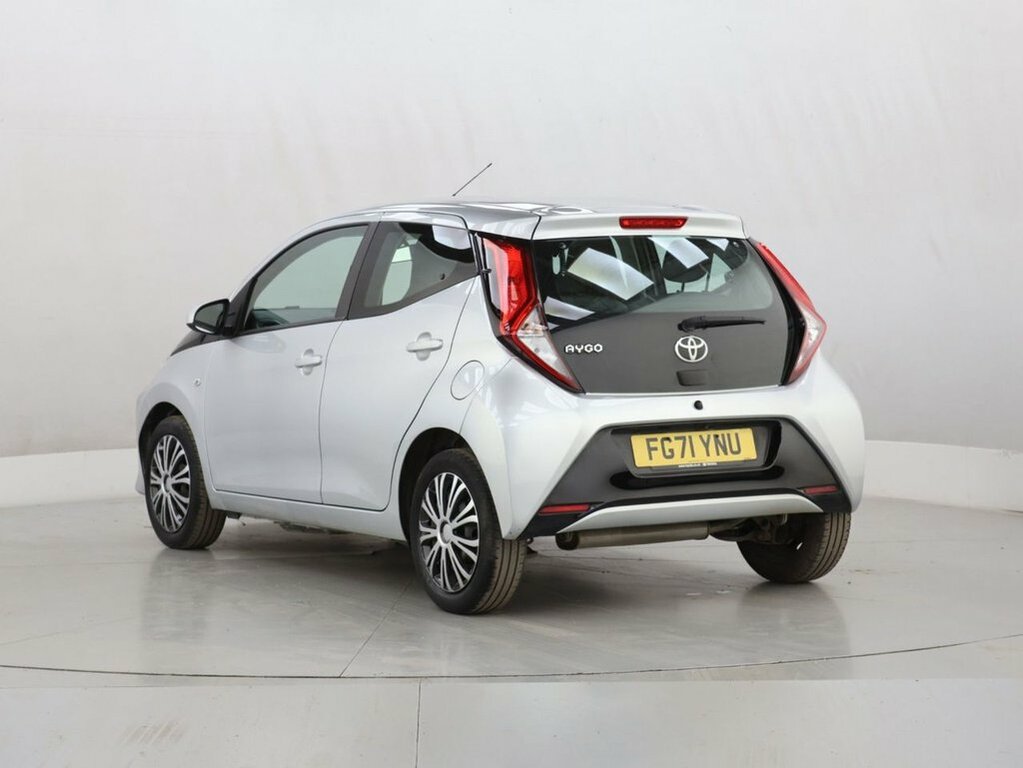 Toyota Aygo 1L X-play Silver #6