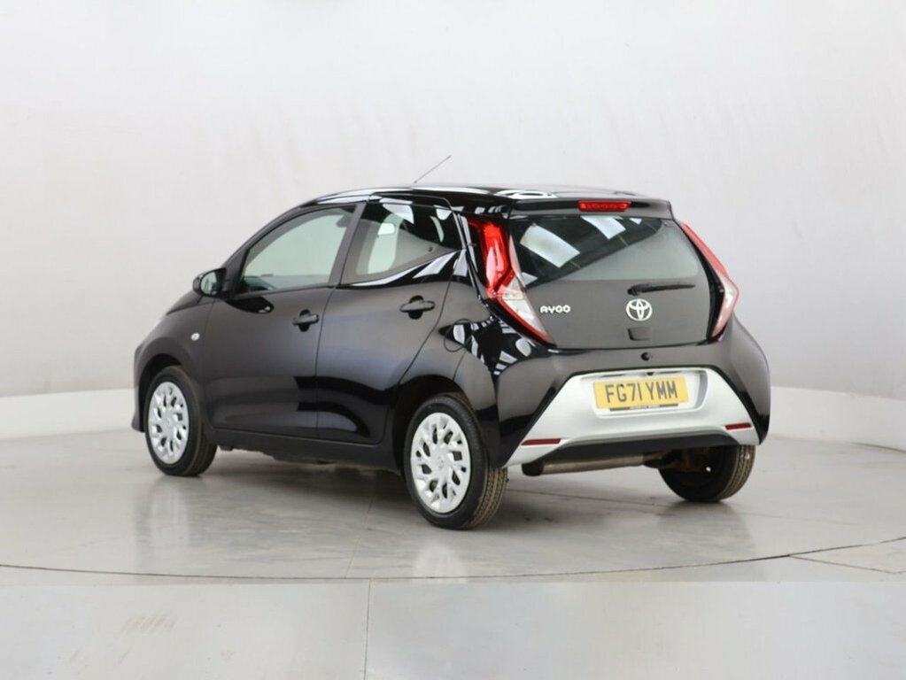 Toyota Aygo 1L X-play Black #5