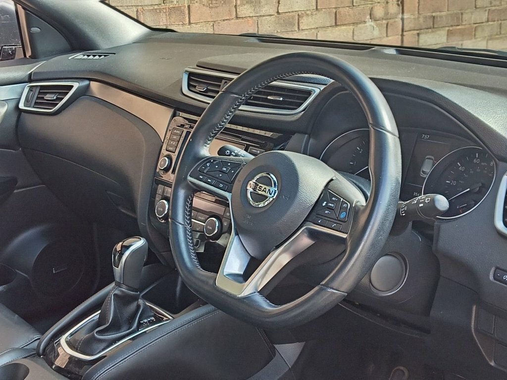 Nissan Qashqai 1.3L Tekna WJ69GNP Red #6