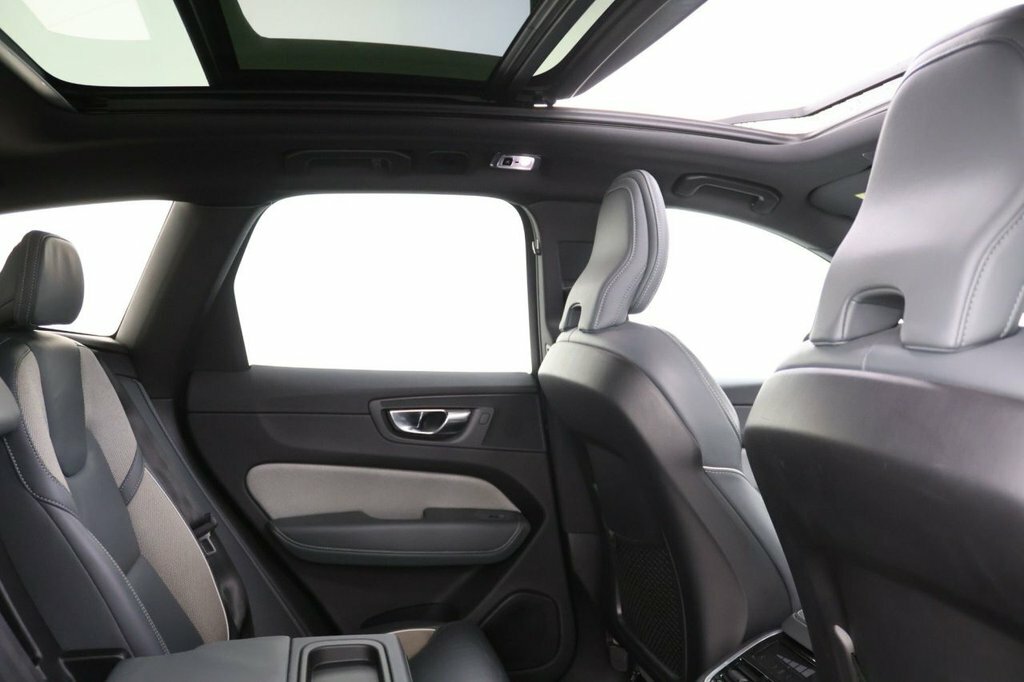Volvo XC60 2L R-design Pro Grey