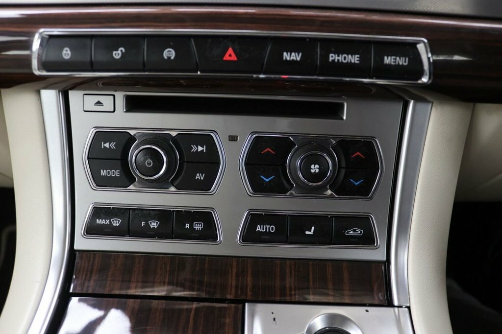 Jaguar XF D Prestige Black #12