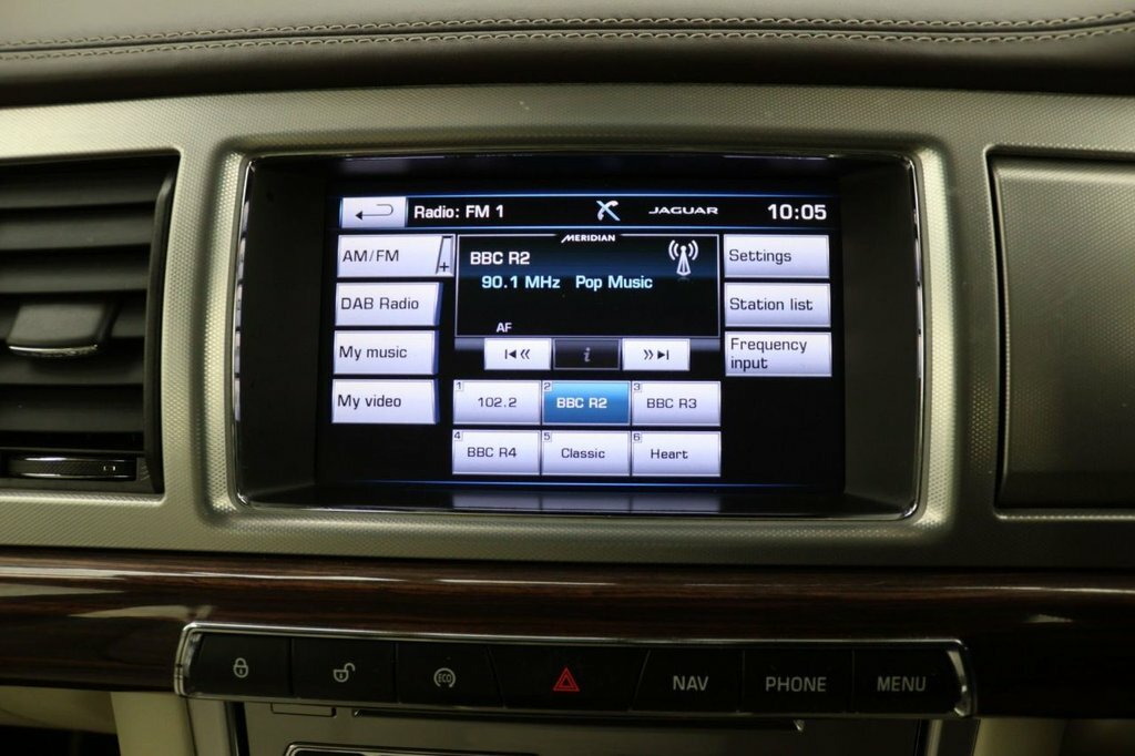 Jaguar XF D Prestige Black #13