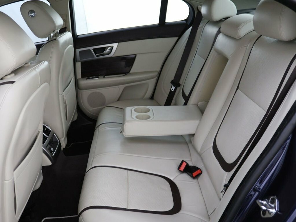 Jaguar XF 2L Portfolio Blue #2