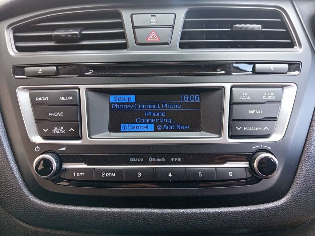 Hyundai I20 1L Se Red #6