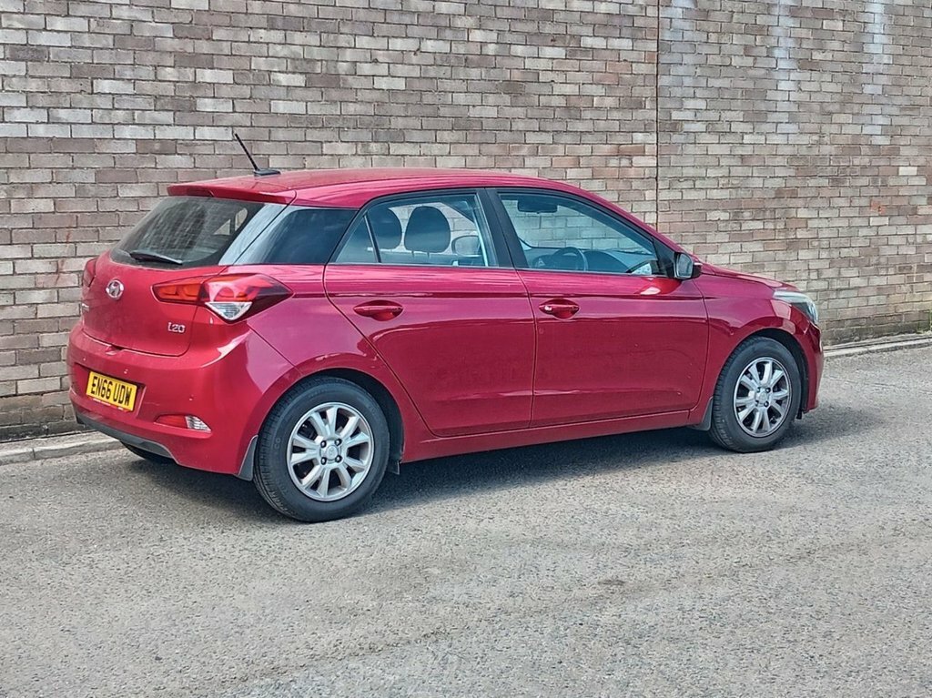 Hyundai I20 1L Se Red #3