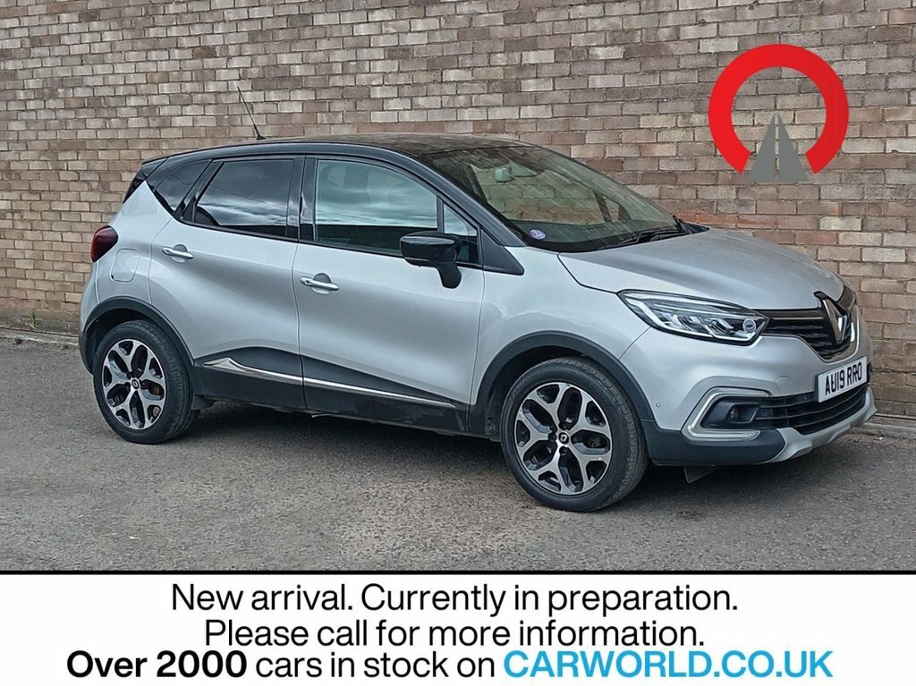 Renault Captur 0.9 Iconic Tce 89 Bhp Red #1