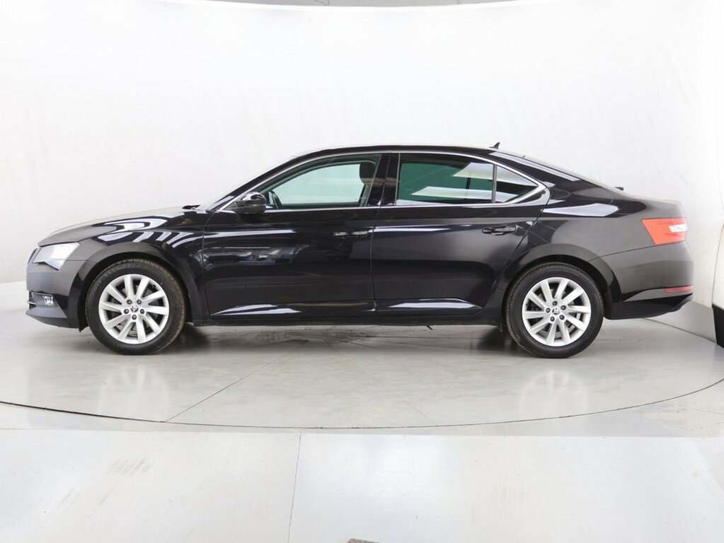 Skoda Superb 2L Se Technology Black #5