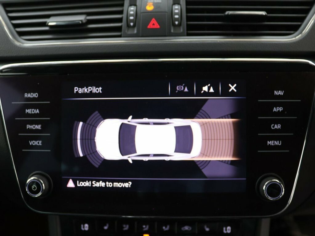 Skoda Superb Superb Se Technology Tsi S-a White #13