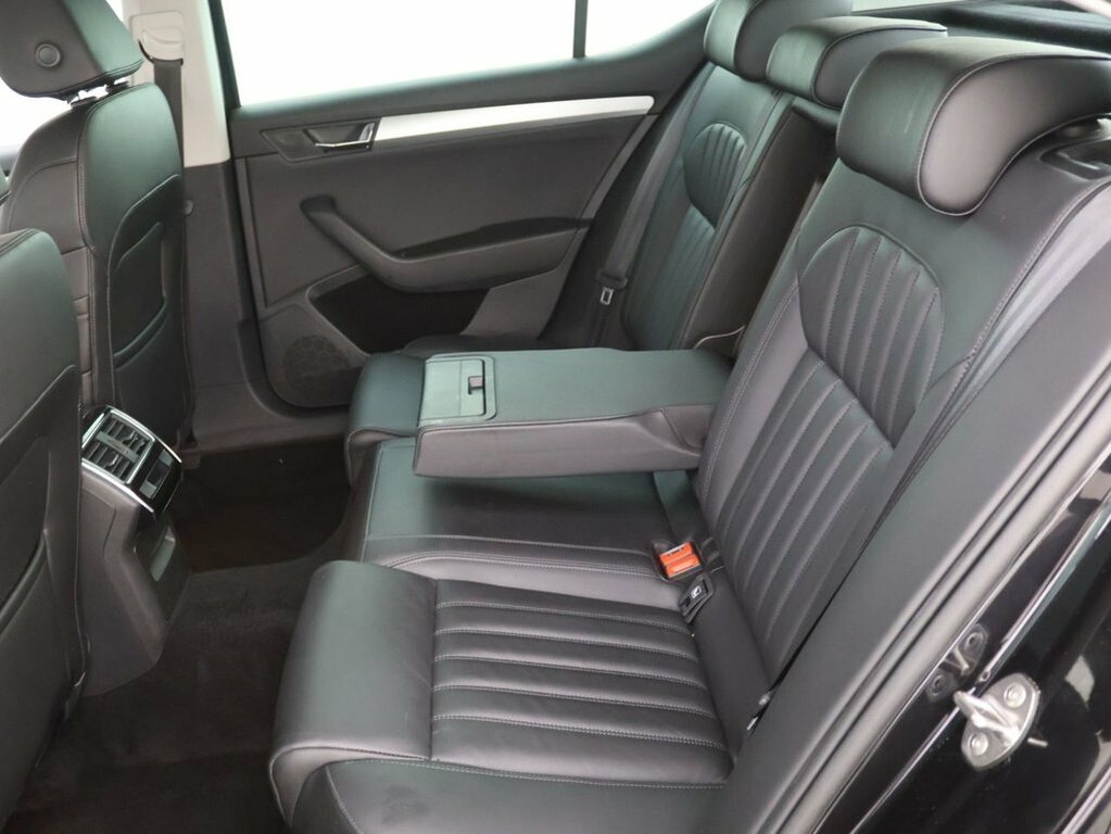 Skoda Superb Superb Se Technology Tsi S-a White #17