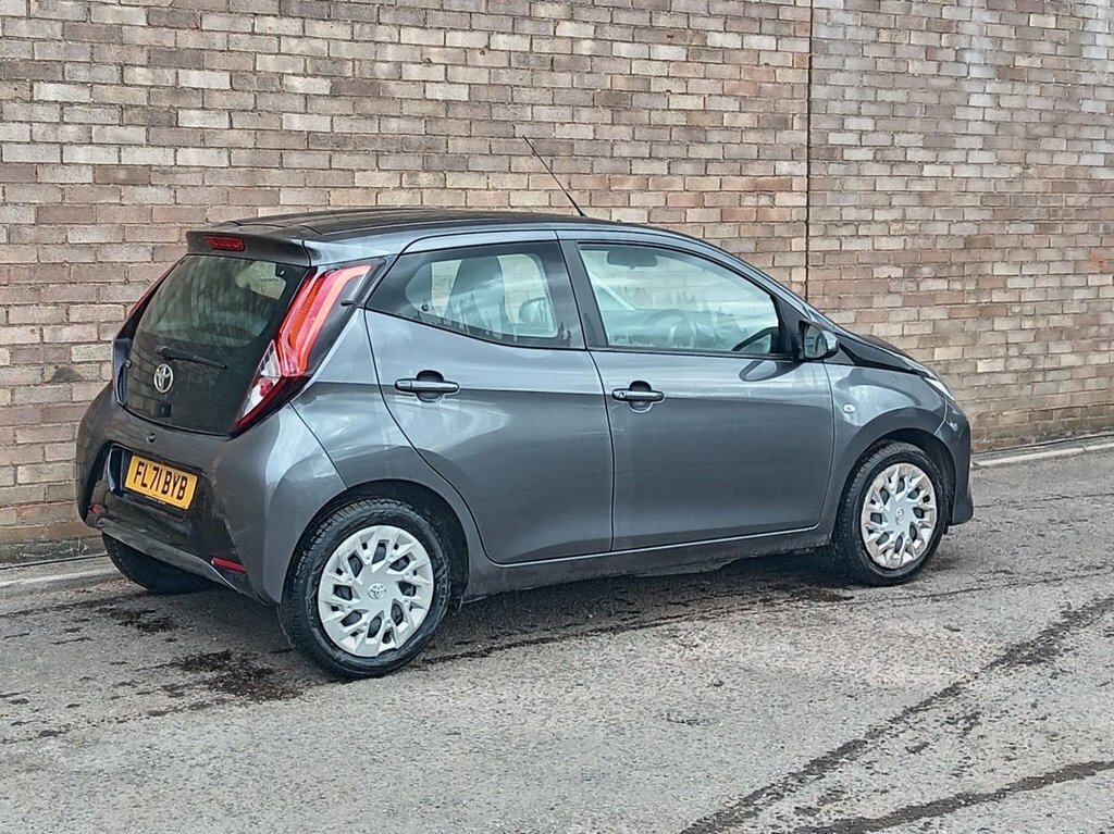 Toyota Aygo 1L X-play Grey #4
