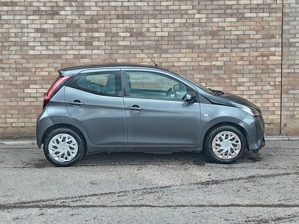 Toyota Aygo 1L X-play Grey #3