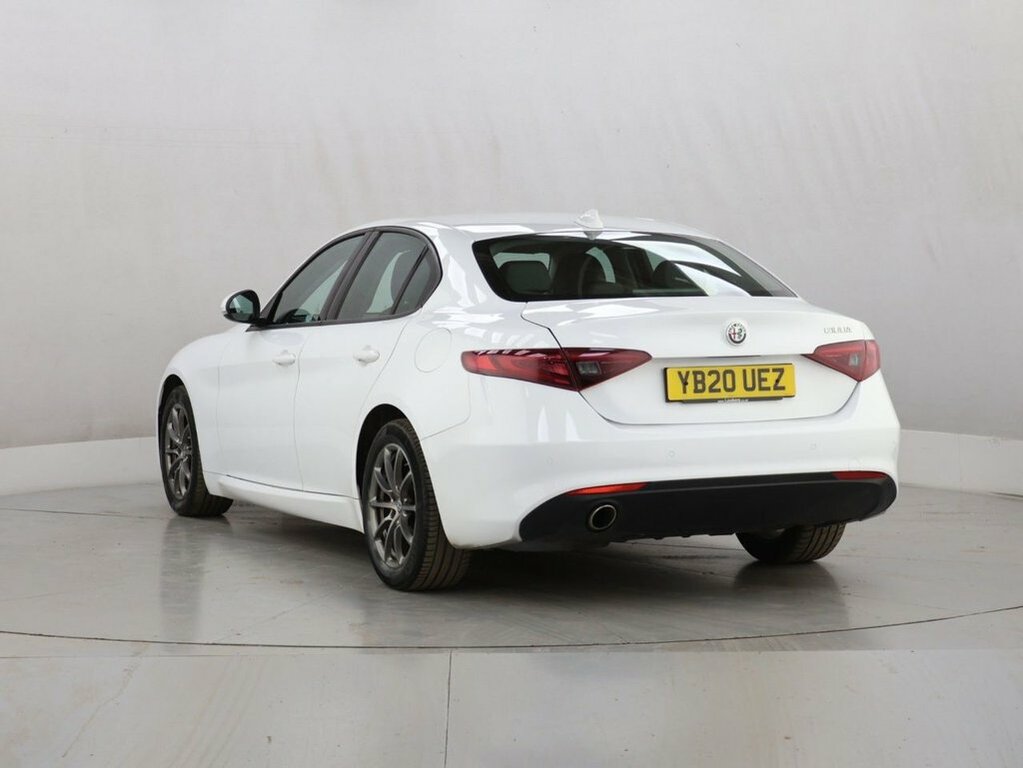 Alfa Romeo Giulia 2L Super White #6