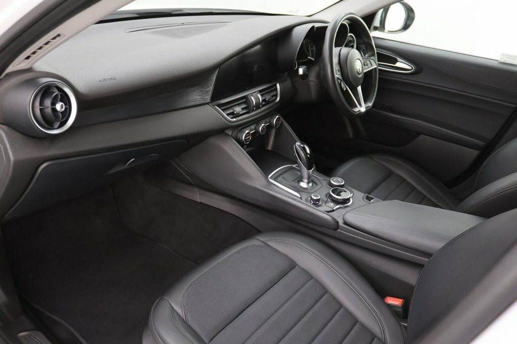Alfa Romeo Giulia 2.0 Tb Sprint Red #18