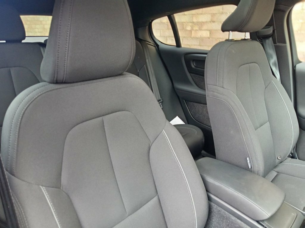 Volvo C40 Suv Black #4
