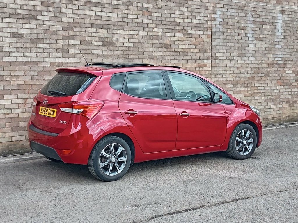 Hyundai Ix20 1.6L Premium Nav Red #5