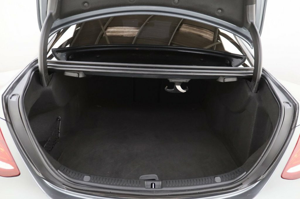 Mercedes-Benz E Class E220d Amg Line Night Edition 9G-tronic #19