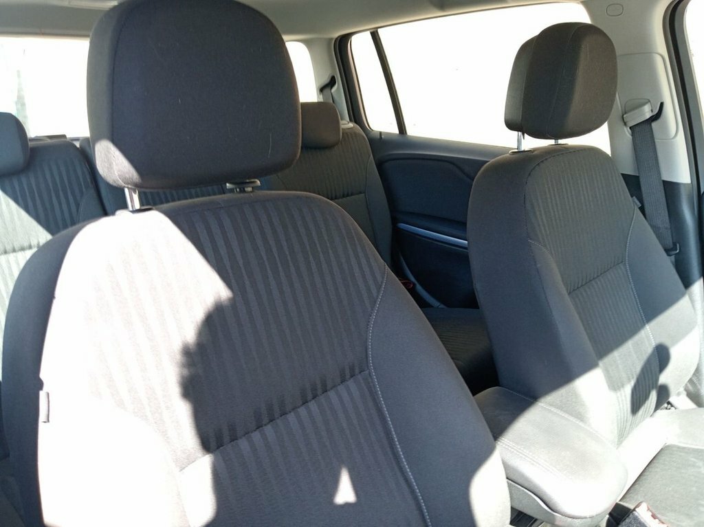 Vauxhall Zafira Tourer 1.4L Exclusiv Silver #4