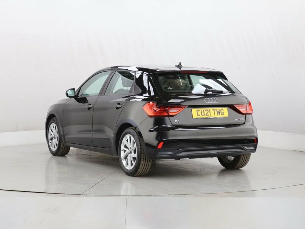 Audi A1 1L Sport Black #5