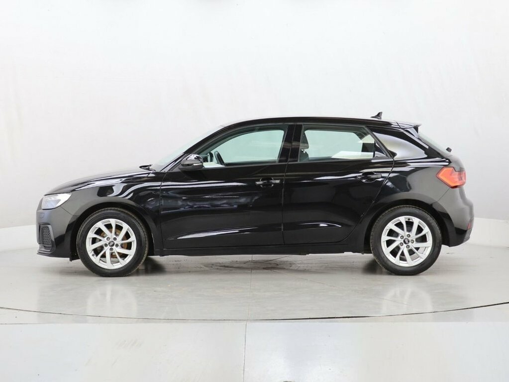 Audi A1 1L Sport Black #4