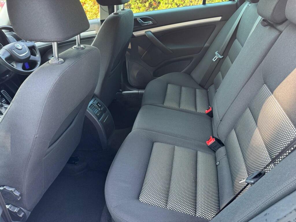 Skoda Octavia Hatchback Black #15