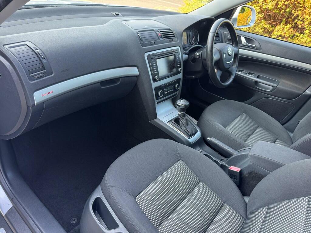 Skoda Octavia Hatchback Black #11