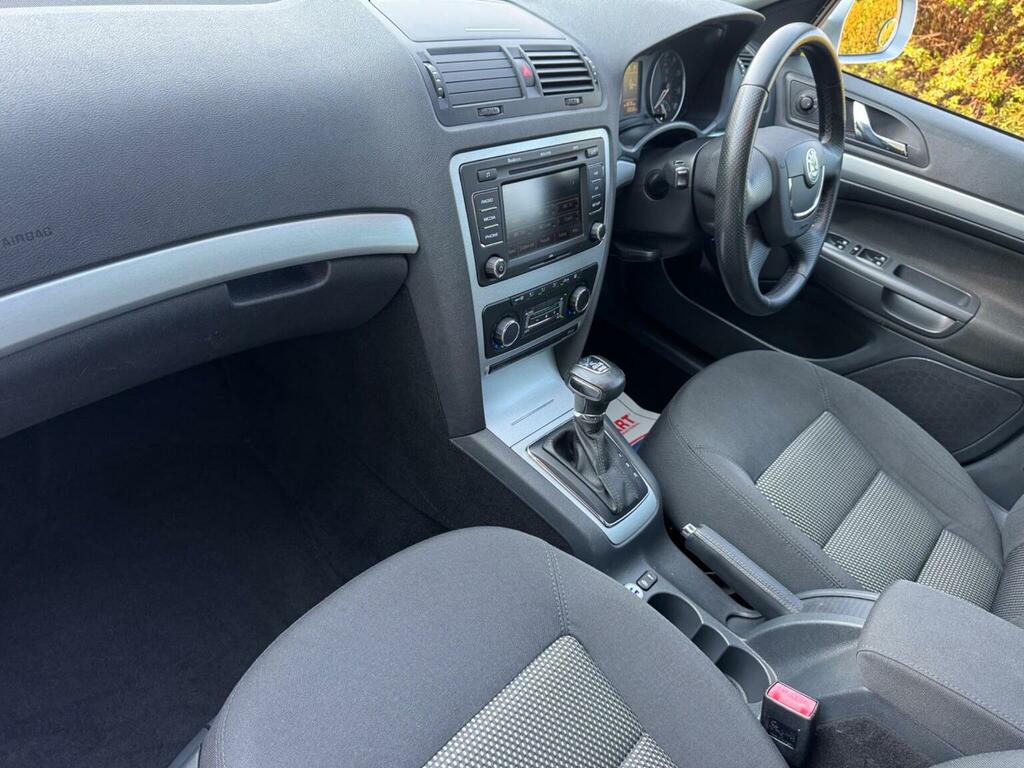 Skoda Octavia Hatchback Black #14