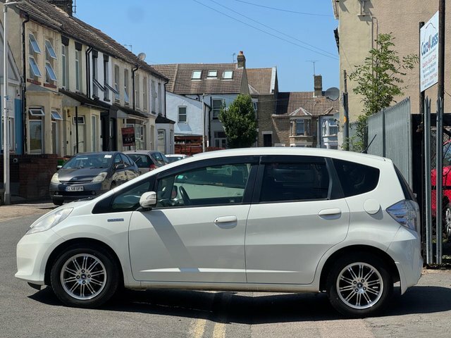 Honda Fit 1.3L Hydrid White #5