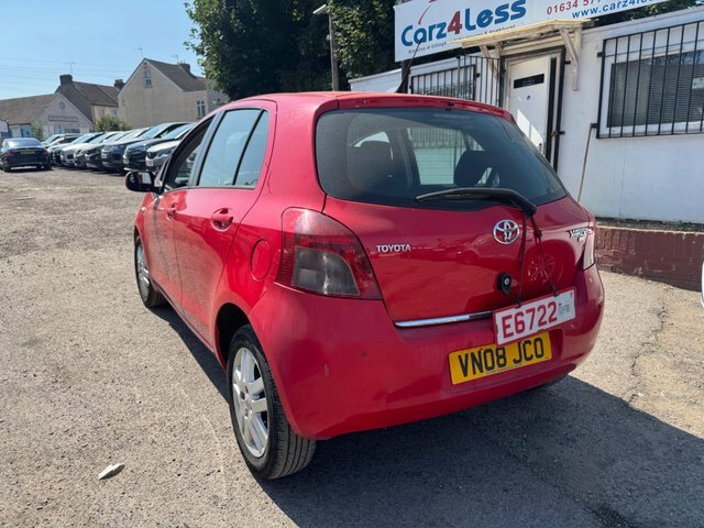 Toyota Yaris 1.3 Vvt-i Tr Red #3