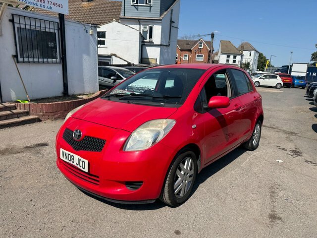 Toyota Yaris 1.3 Vvt-i Tr Red #2