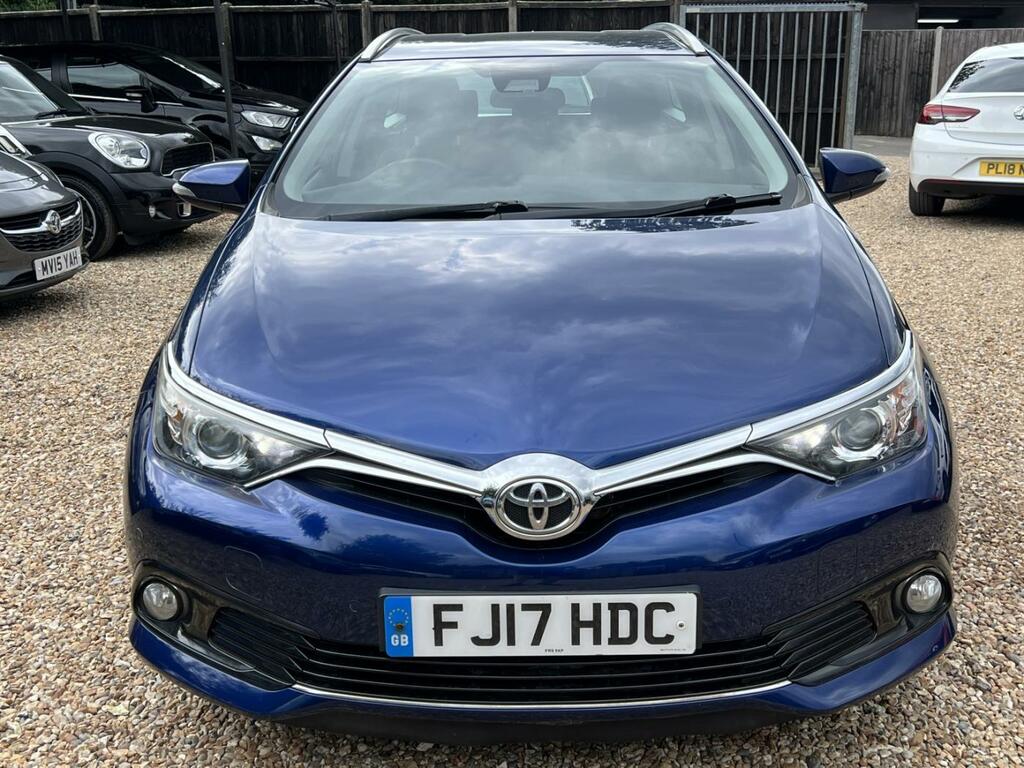 Toyota Auris White #7