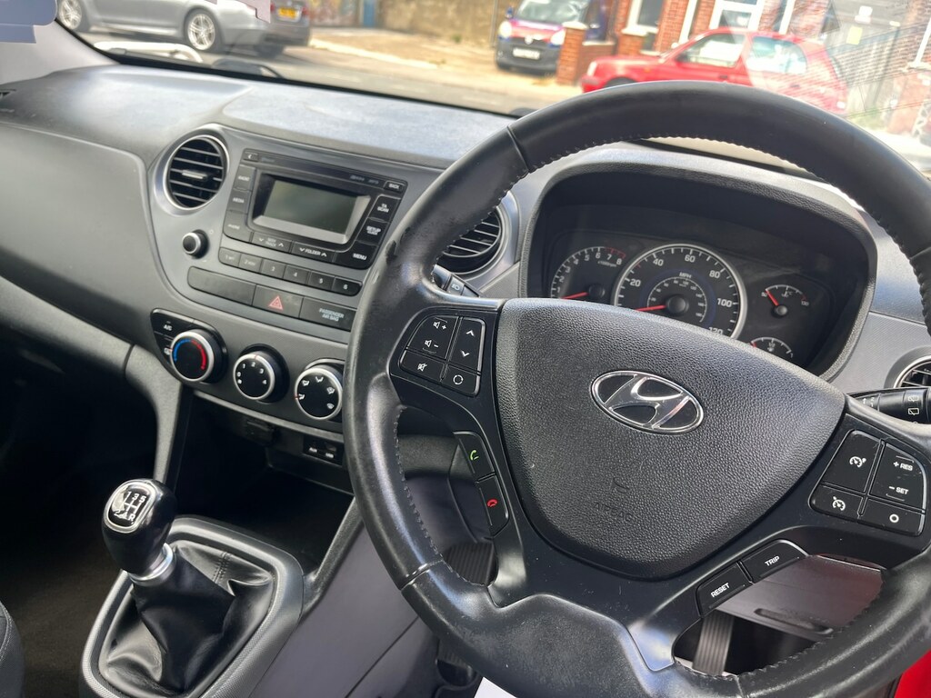 Hyundai I10 1.0 Se Red #4
