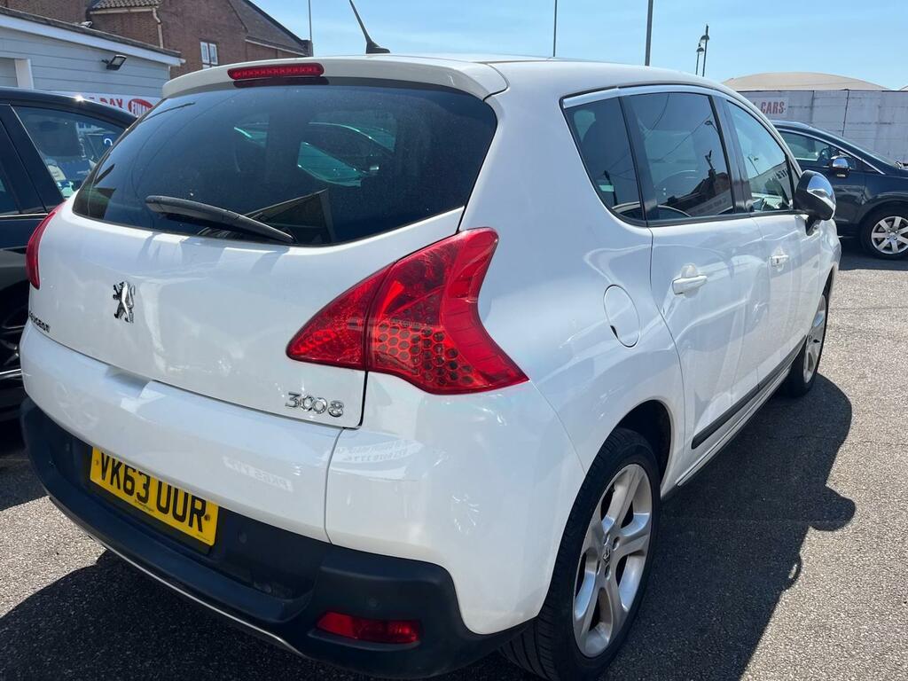 Peugeot 3008 1.6 Hdi 115 Allure White #5