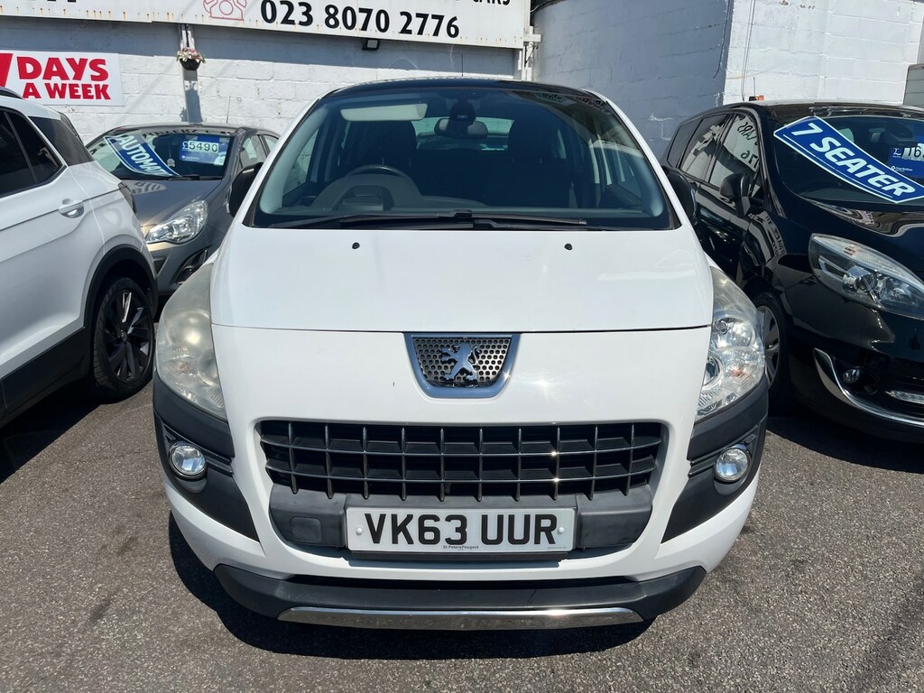 Peugeot 3008 1.6 Hdi 115 Allure White #2