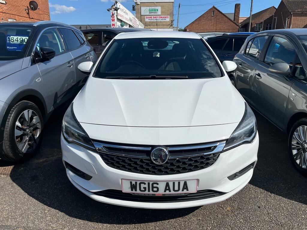 Vauxhall Astra 1.4T 16V 150 Sri White #2